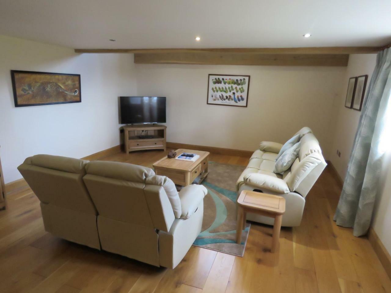 Welsh Apple Barn Villa Chepstow Exterior photo